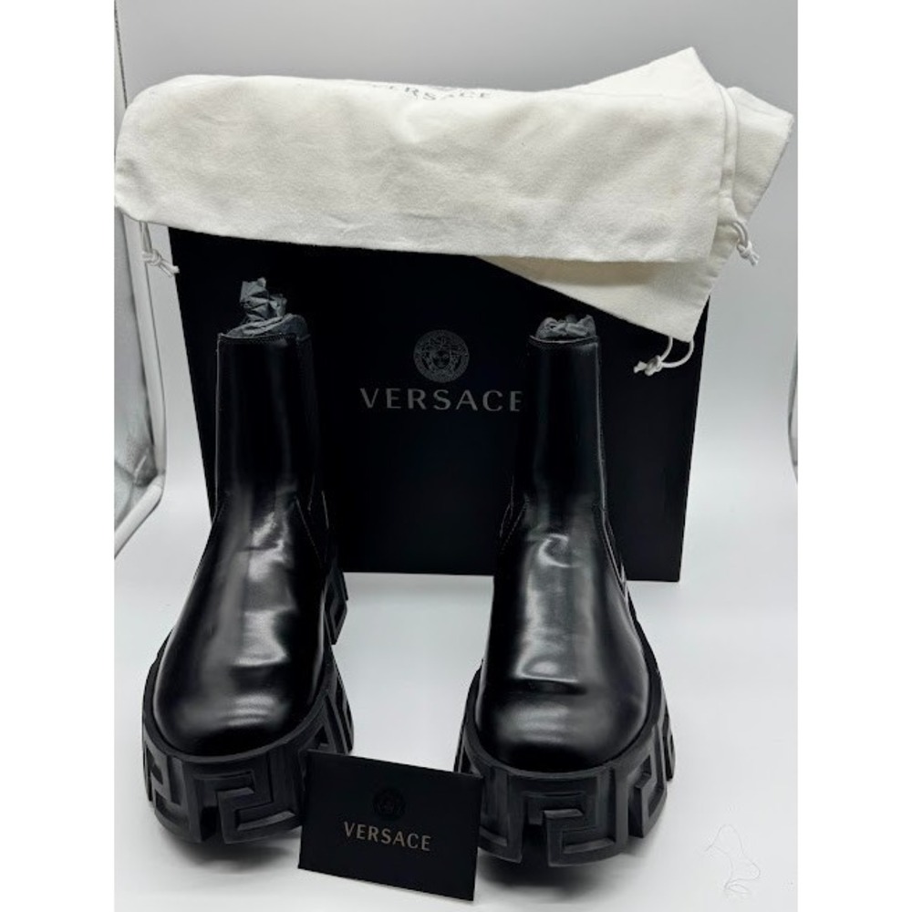 Versace‎ Greca Size 41 Black Leather Ankle Length Boots